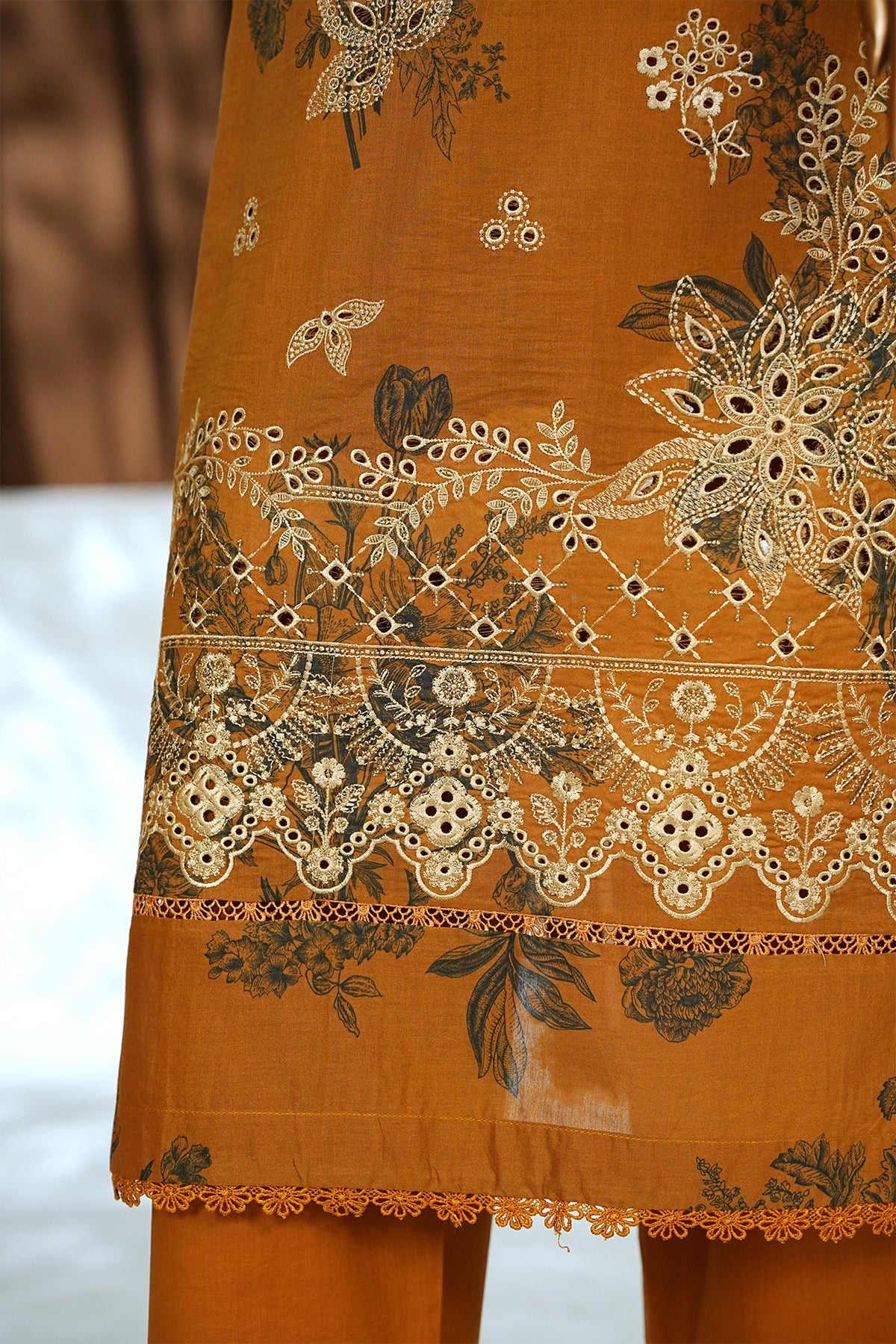 Printed & Embroidered Lawn 3-Pc Suit