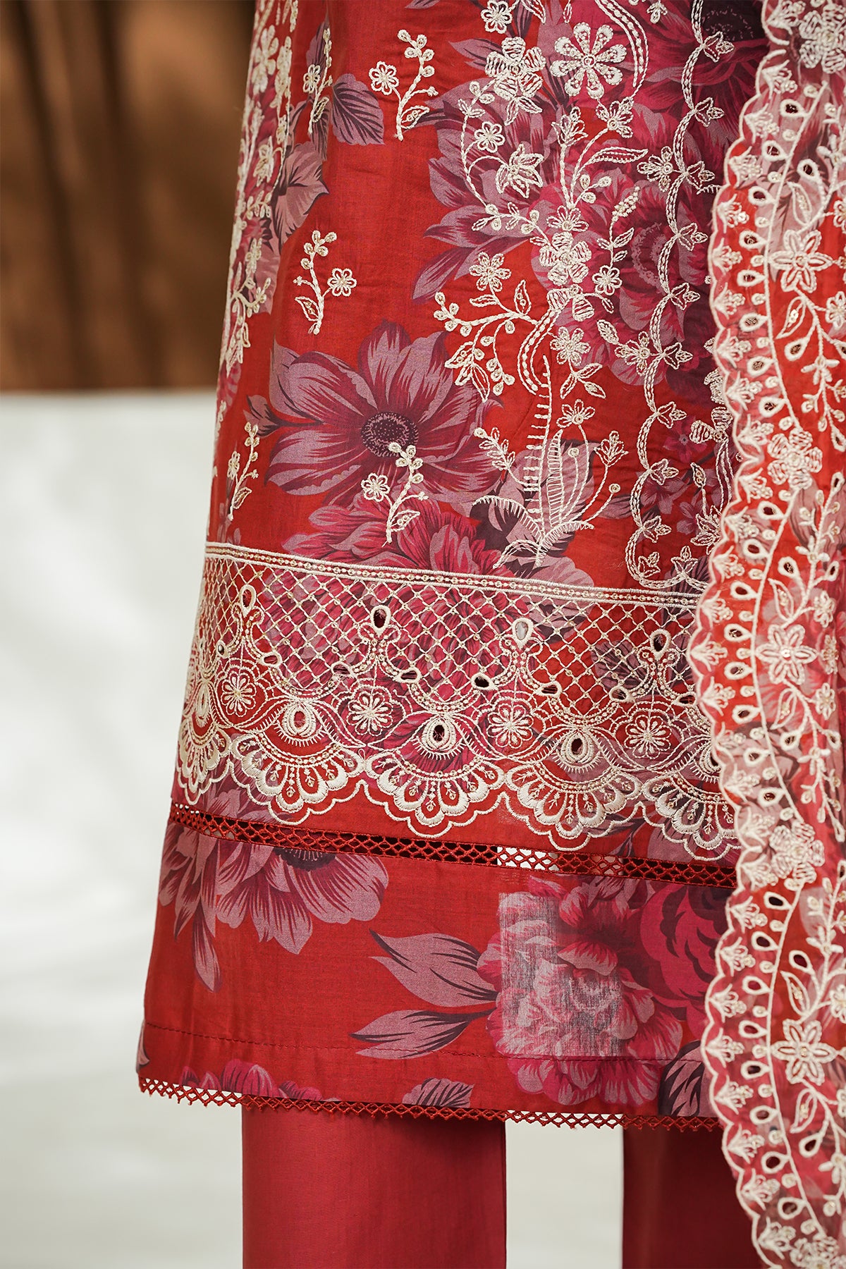 Printed & Embroidered Lawn 3-Pc Suit