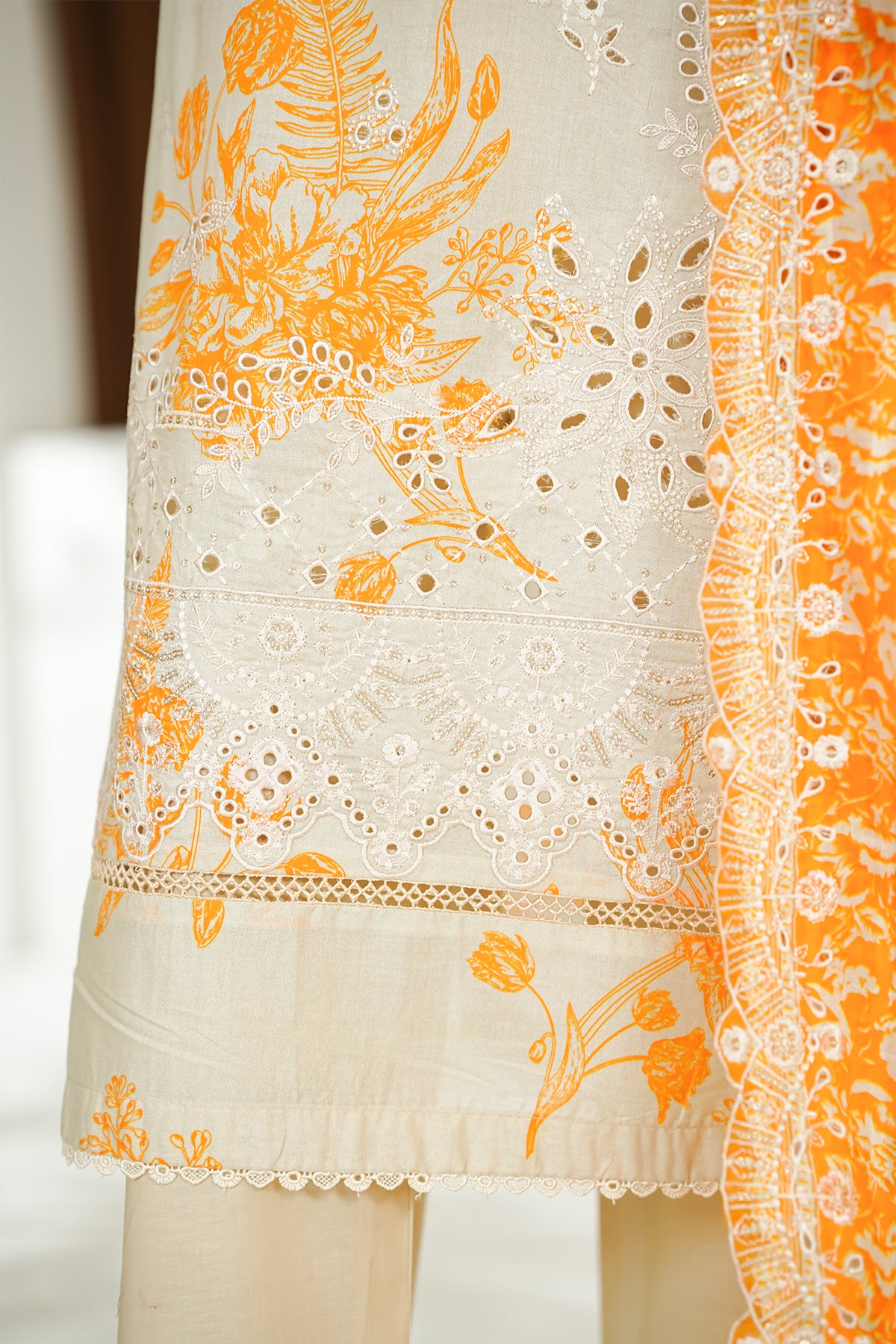 Printed & Embroidered Lawn 3-Pc Suit