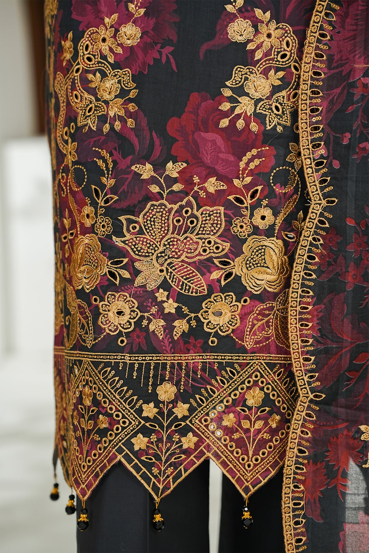 Printed & Embroidered Lawn 3-Pc Suit