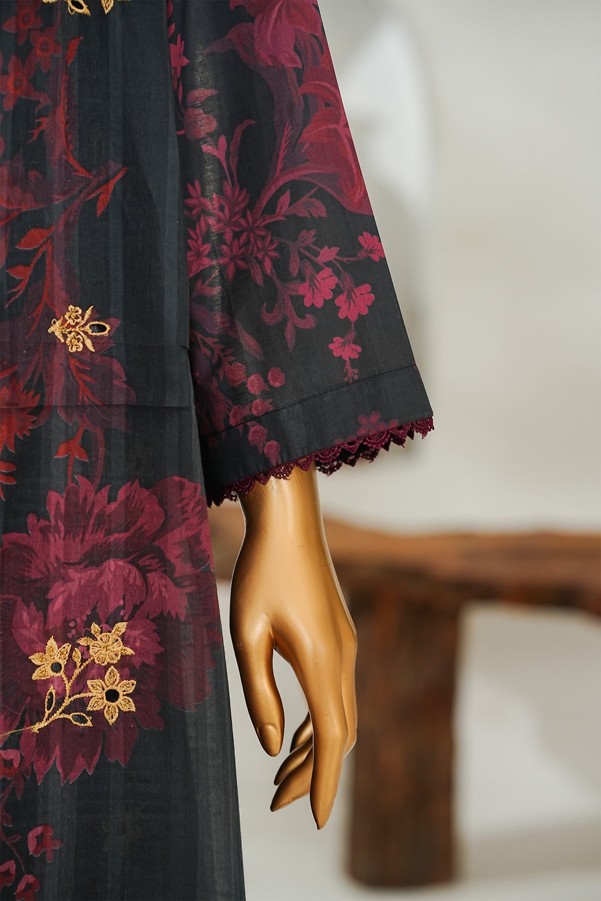 Printed & Embroidered Lawn 3-Pc Suit