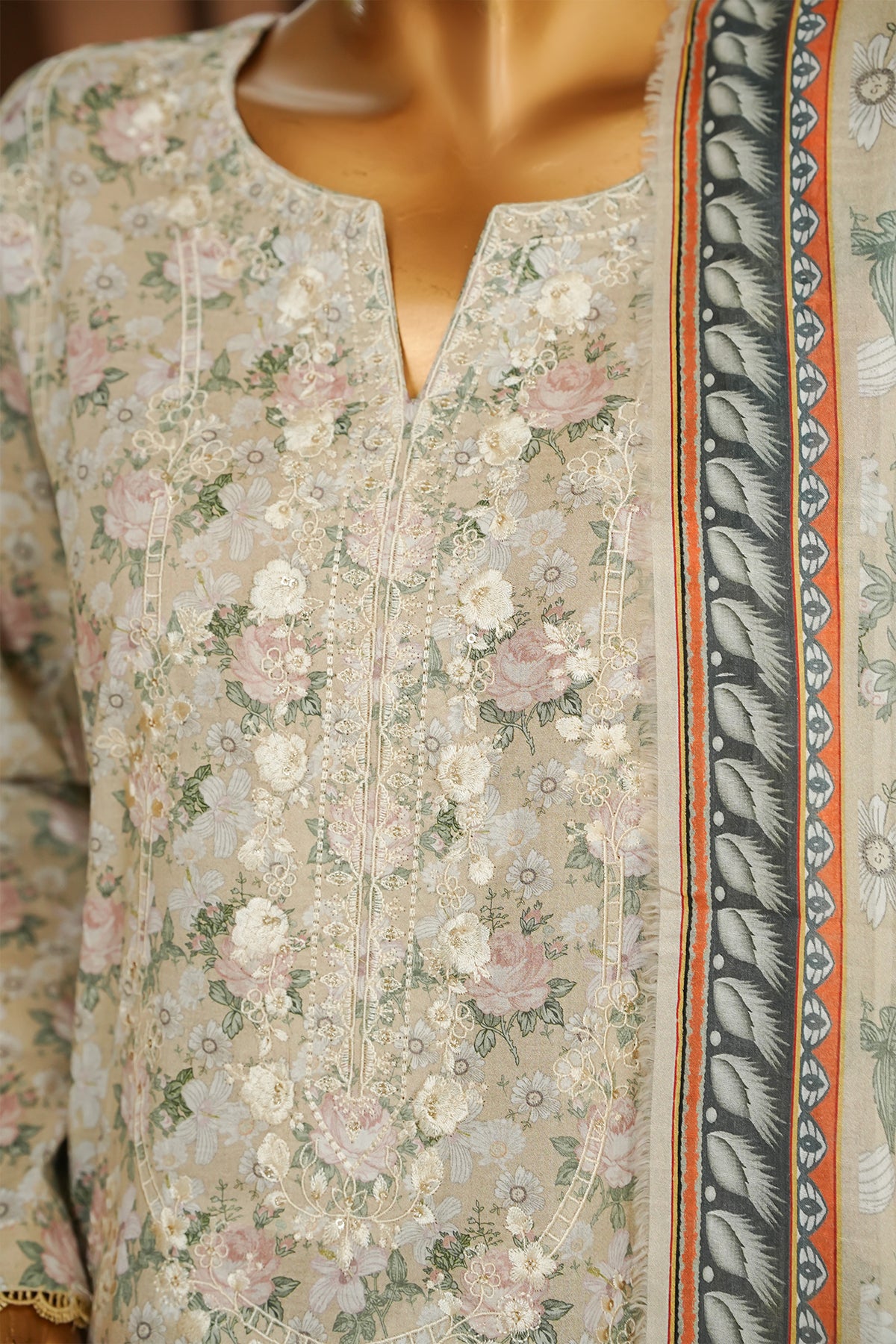 Printed & Embroidered Lawn 3-Pc Suit