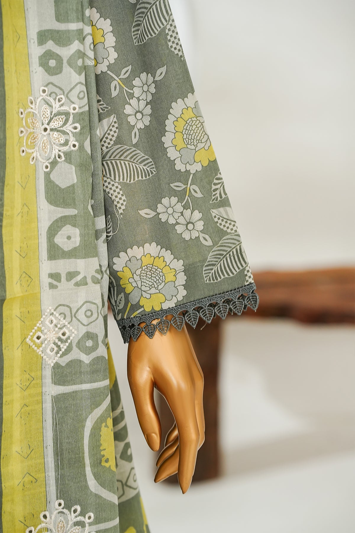 Printed & Embroidered Lawn 3-Pc Suit